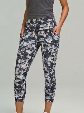 Lululemon Printed Capri Active Leggings - Gray Floral